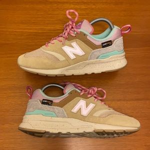 New Balance 997H Cordura Sneakers Tan Pink